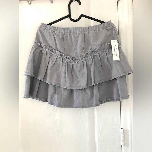 KIRIOUS LOS ANGELES Dresses & Skirts - NWT Kirious 100% Cotton Light Gray Tiered Mini Skirt